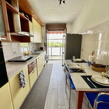 Tranquilla Terrazza Nel Con Garage By Revenue House Apartmán *